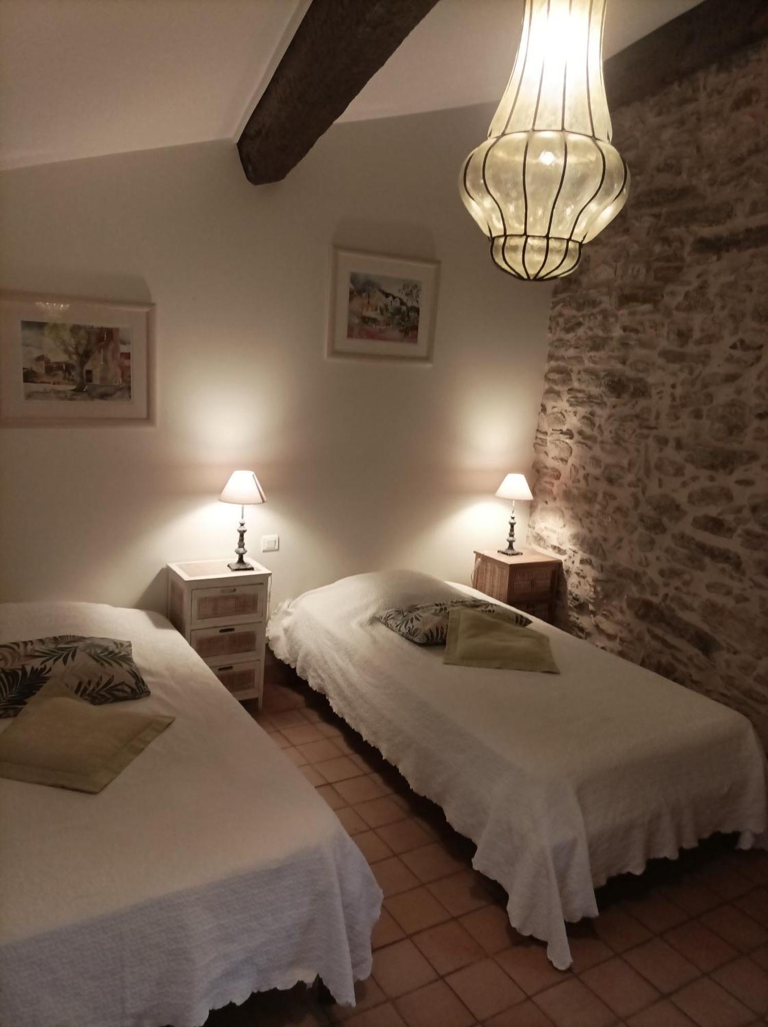 Château de Colombières sur Orb Esterno foto