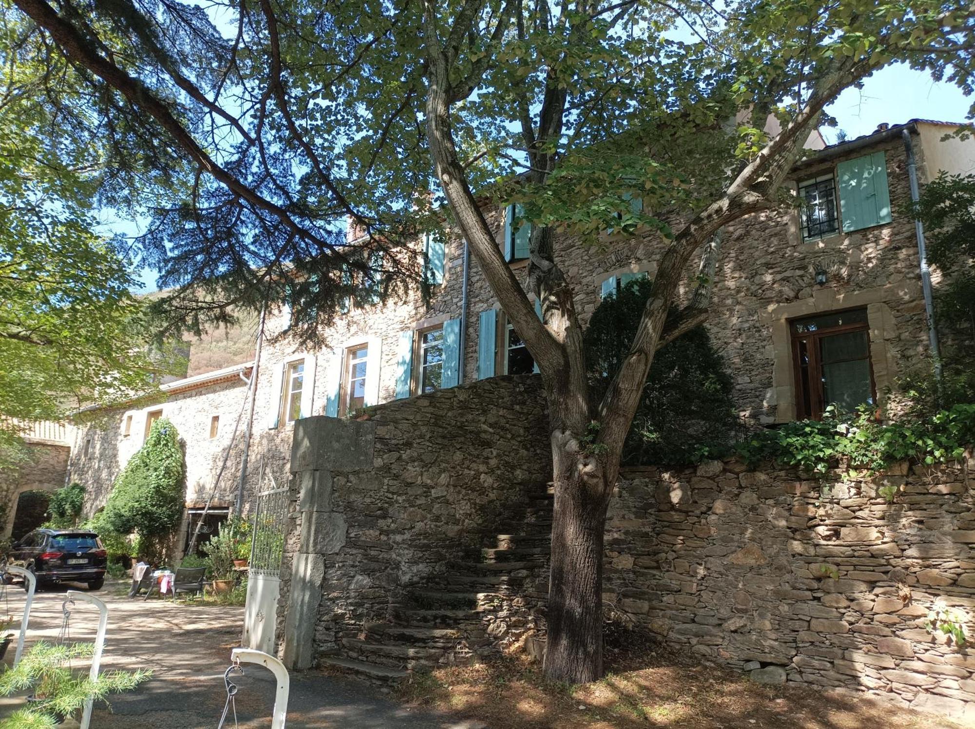 Château de Colombières sur Orb Esterno foto