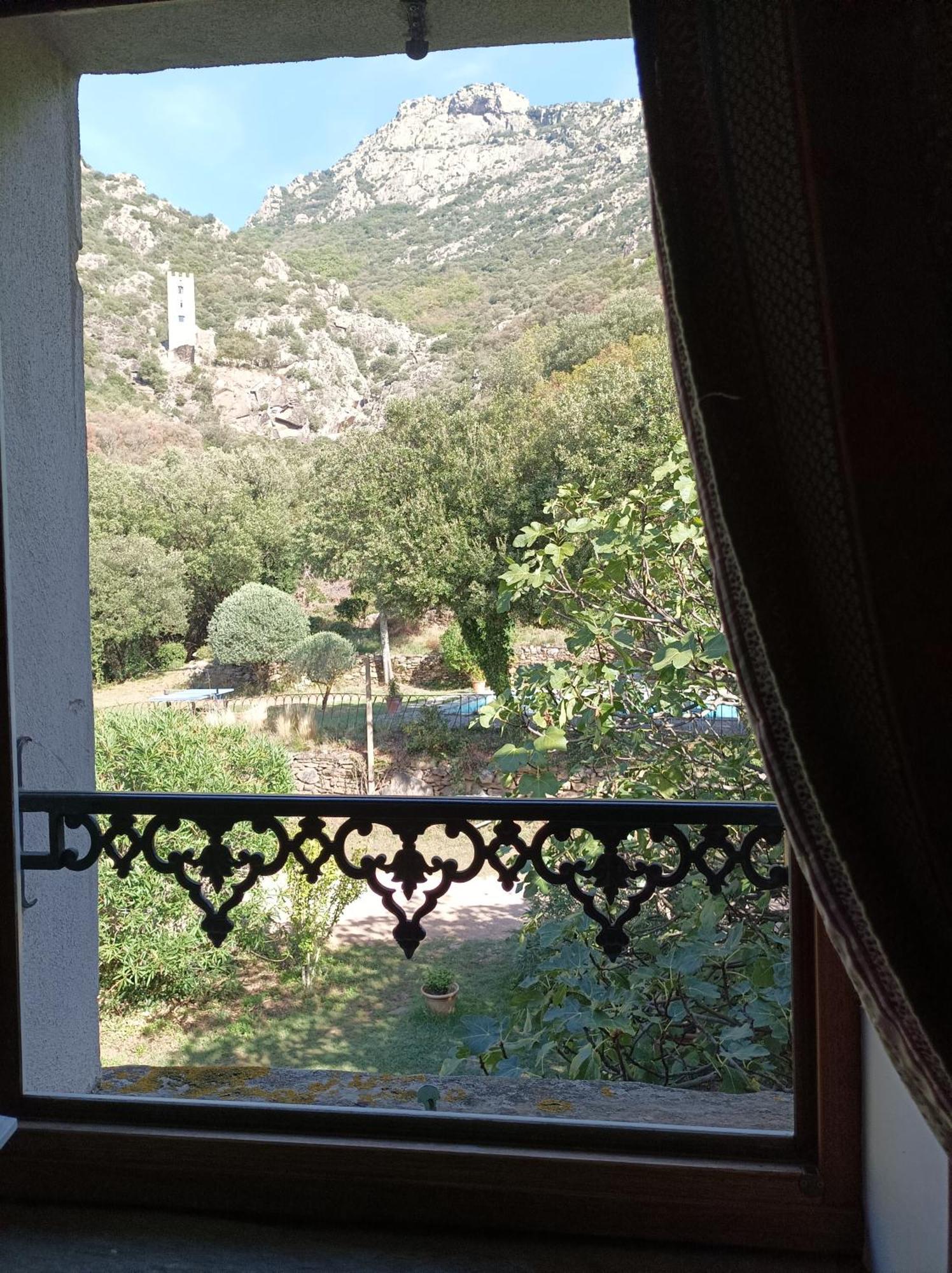 Château de Colombières sur Orb Esterno foto