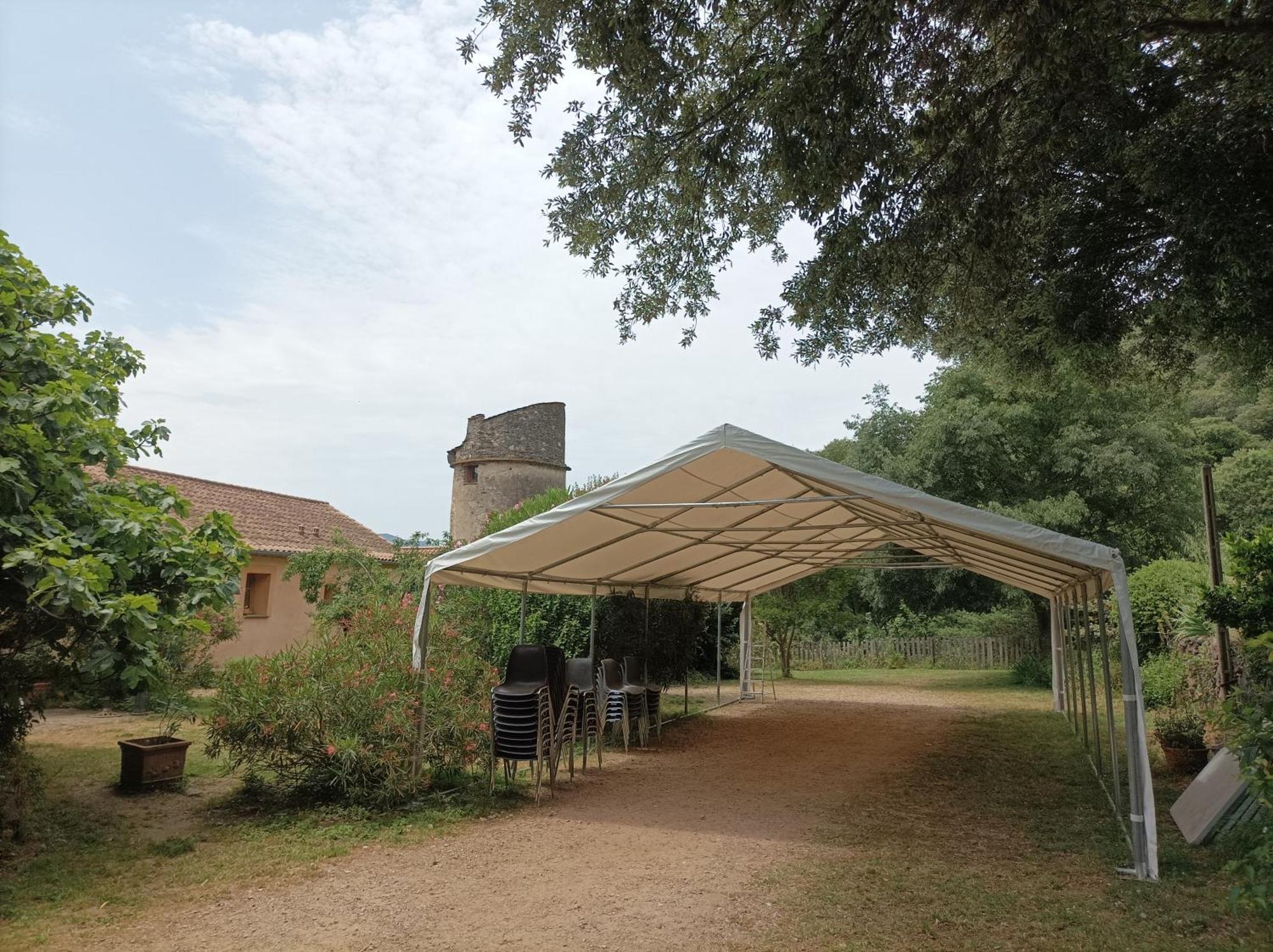 Château de Colombières sur Orb Esterno foto