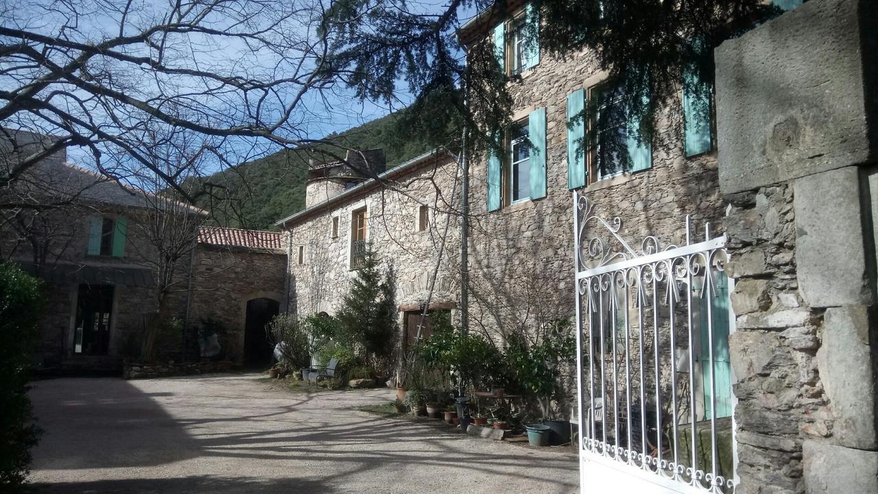 Château de Colombières sur Orb Esterno foto