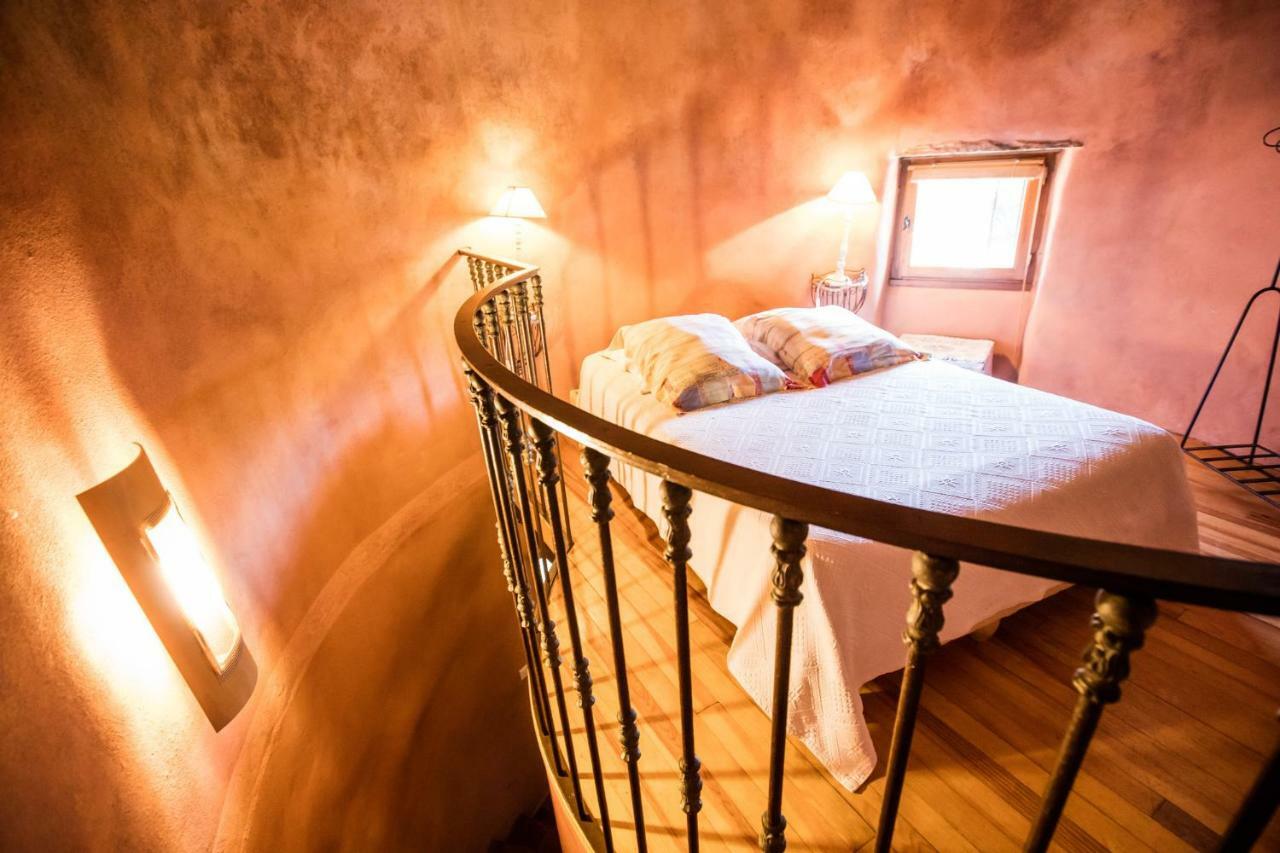 Château de Colombières sur Orb Esterno foto