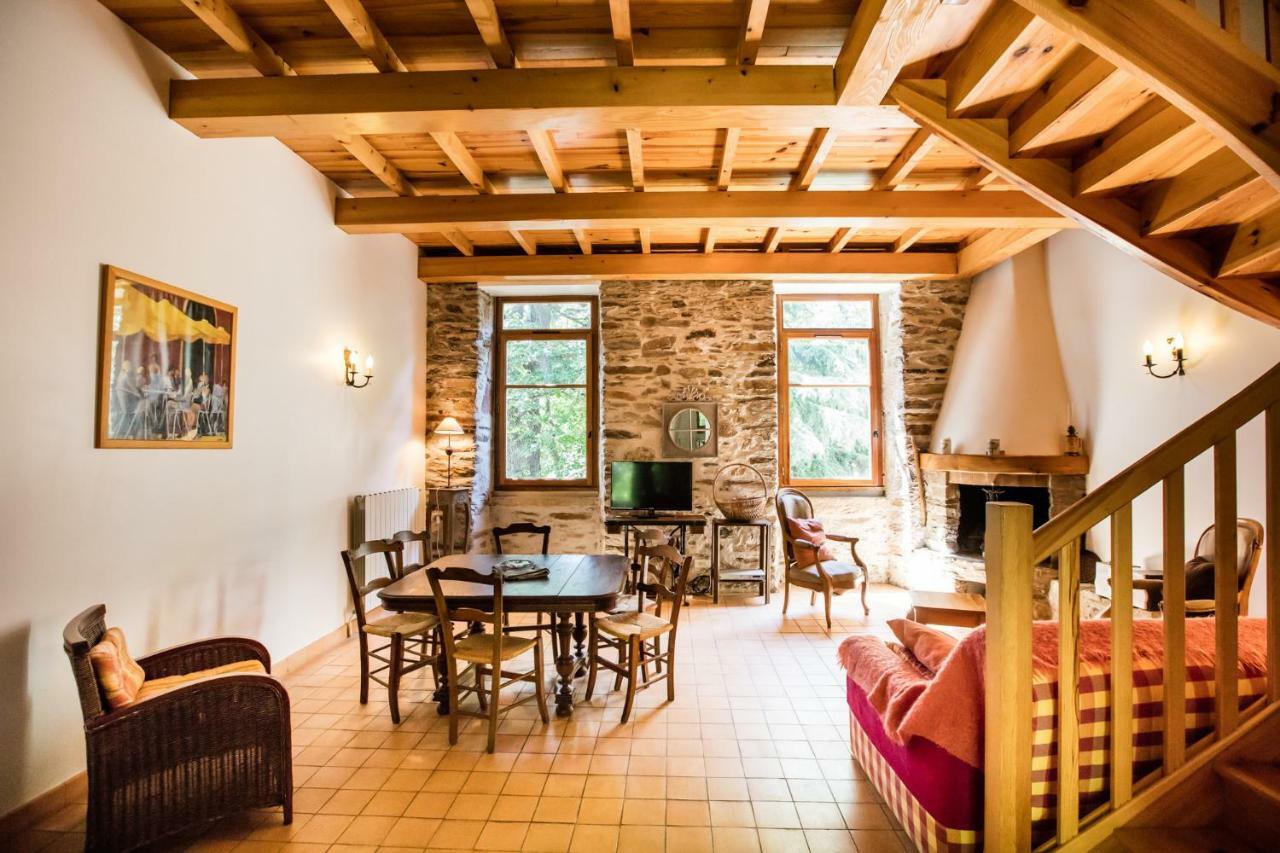 Château de Colombières sur Orb Esterno foto